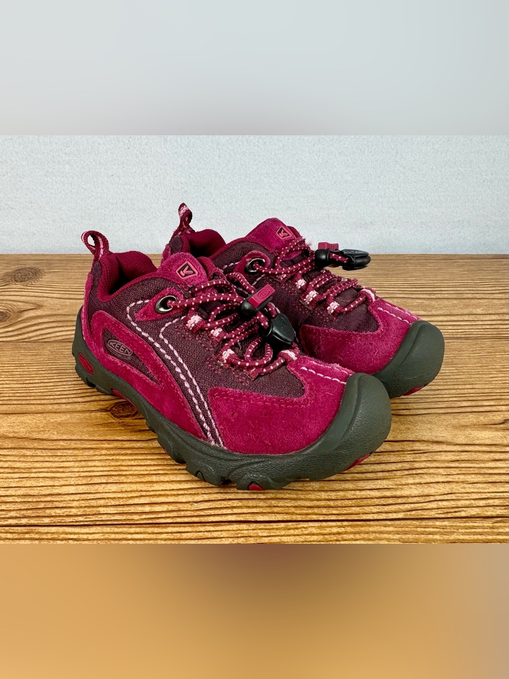 KEEN Joey Kids Hiking Shoes Size 9 Berry Burgundy Suede Bungee Trail 1009887
